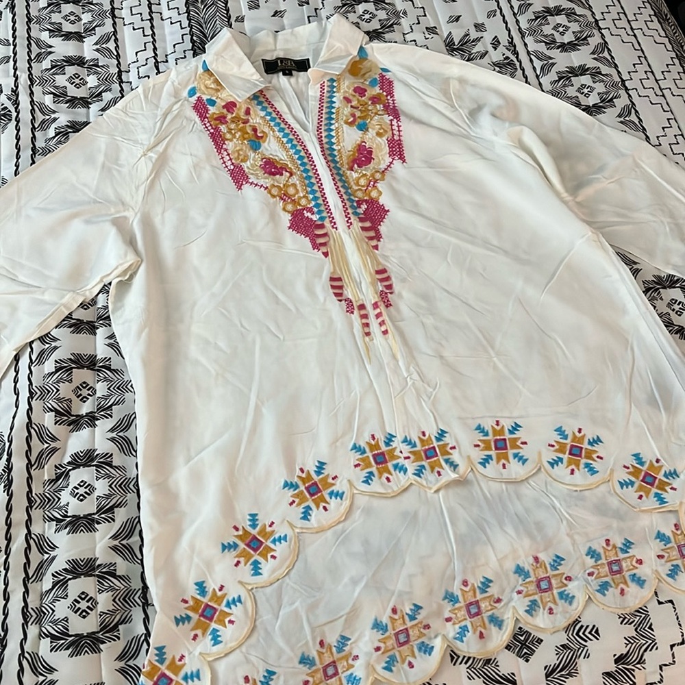 L&B Embroidered Floral Tunic Blouse Size S